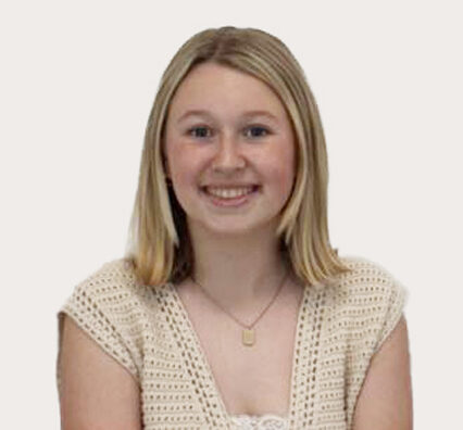 Issabelle Fontaine Social Media Assistant 1